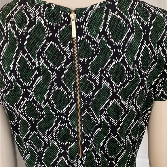 Michael Kors green snakeskin, short sleeve, skater dress, size small - Picture 7 of 9